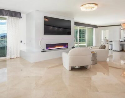 Stunning Four Bedroom Fully Professionally Remodeled Apartment